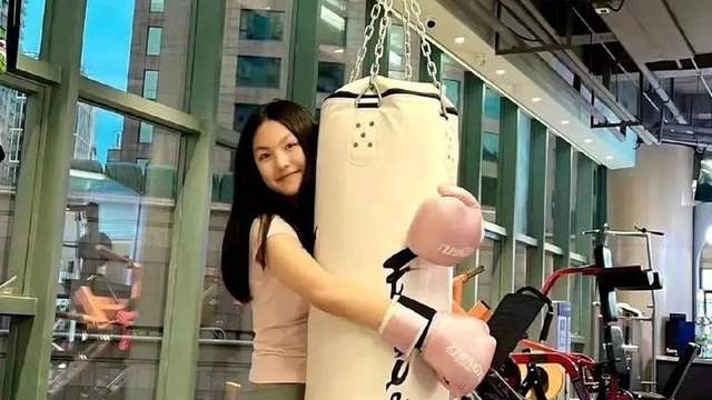 受排挤转学、哭诉活不下去，星二代遭受到的校园霸凌，一言难尽