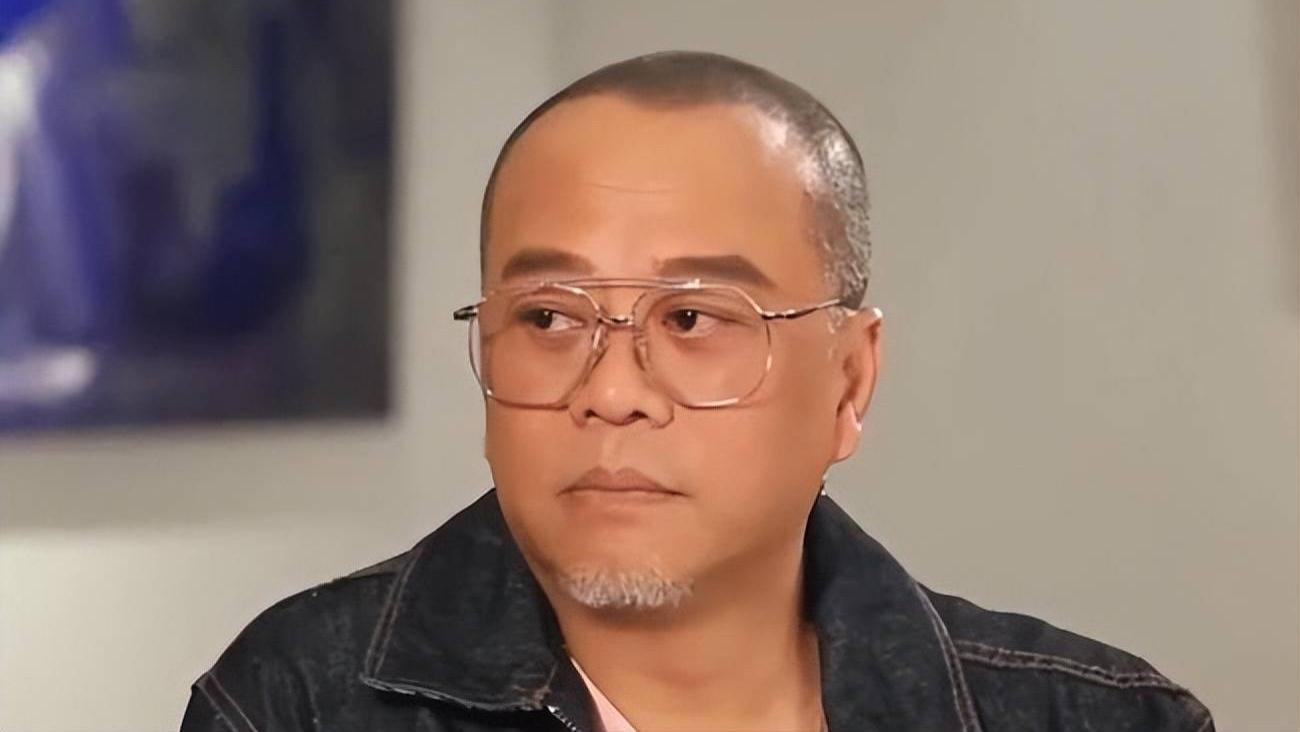 官宣|一天5个瓜！官宣恋情，被曝离婚，质问内地日本学校，有喜有忧