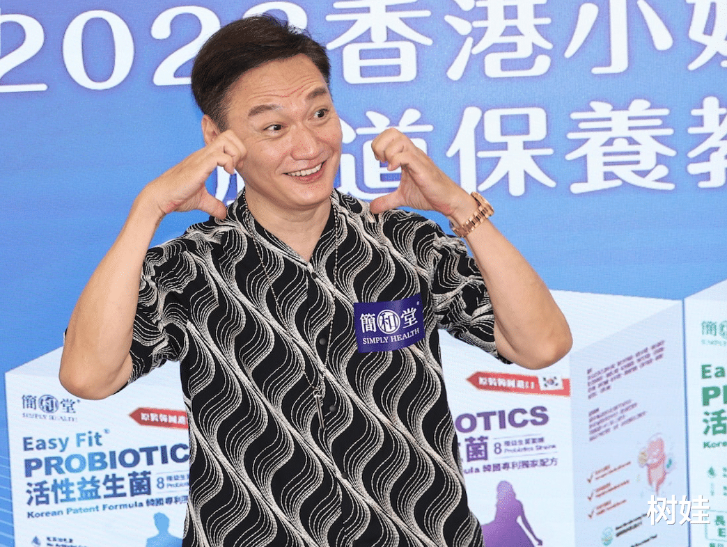 59岁陶大宇公开近况,长留香港照顾92岁母亲,买菜做家务亲力亲为