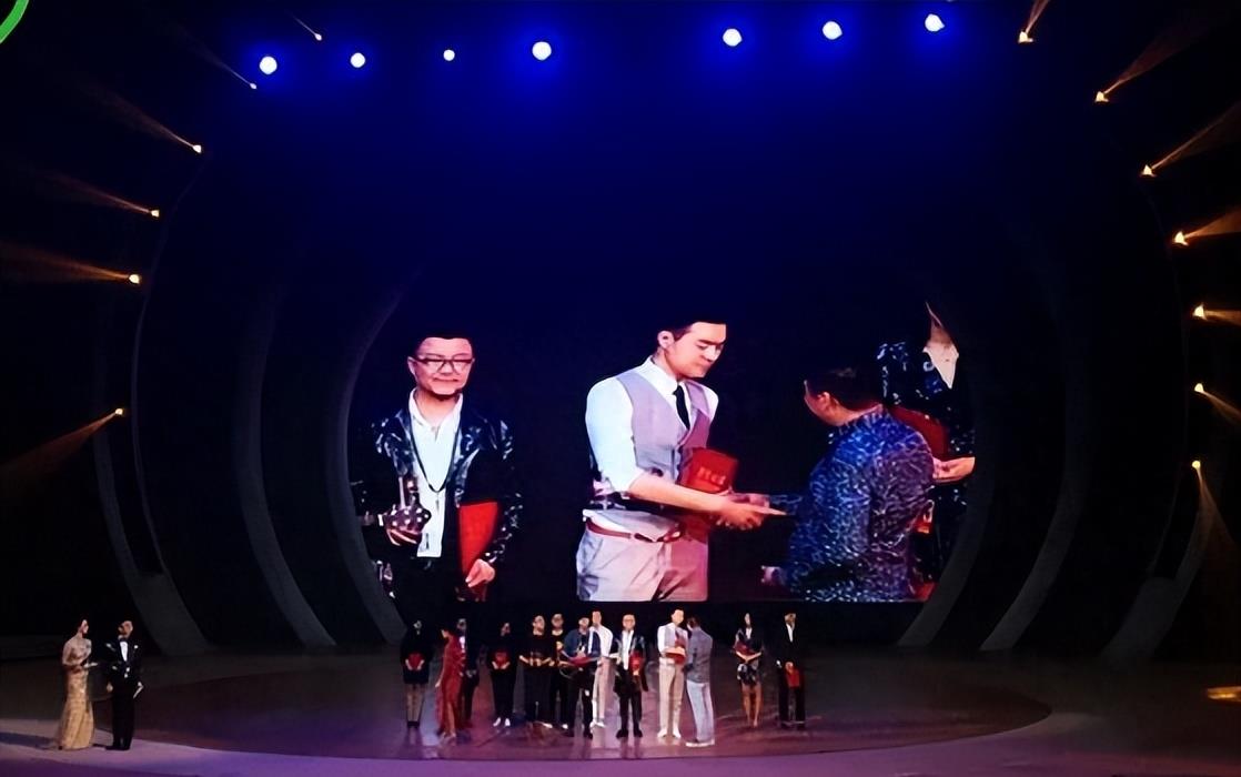 |好声音冠军发文:我将所有奖状和奖杯,烧毁砸掉!它是空洞的荣誉!