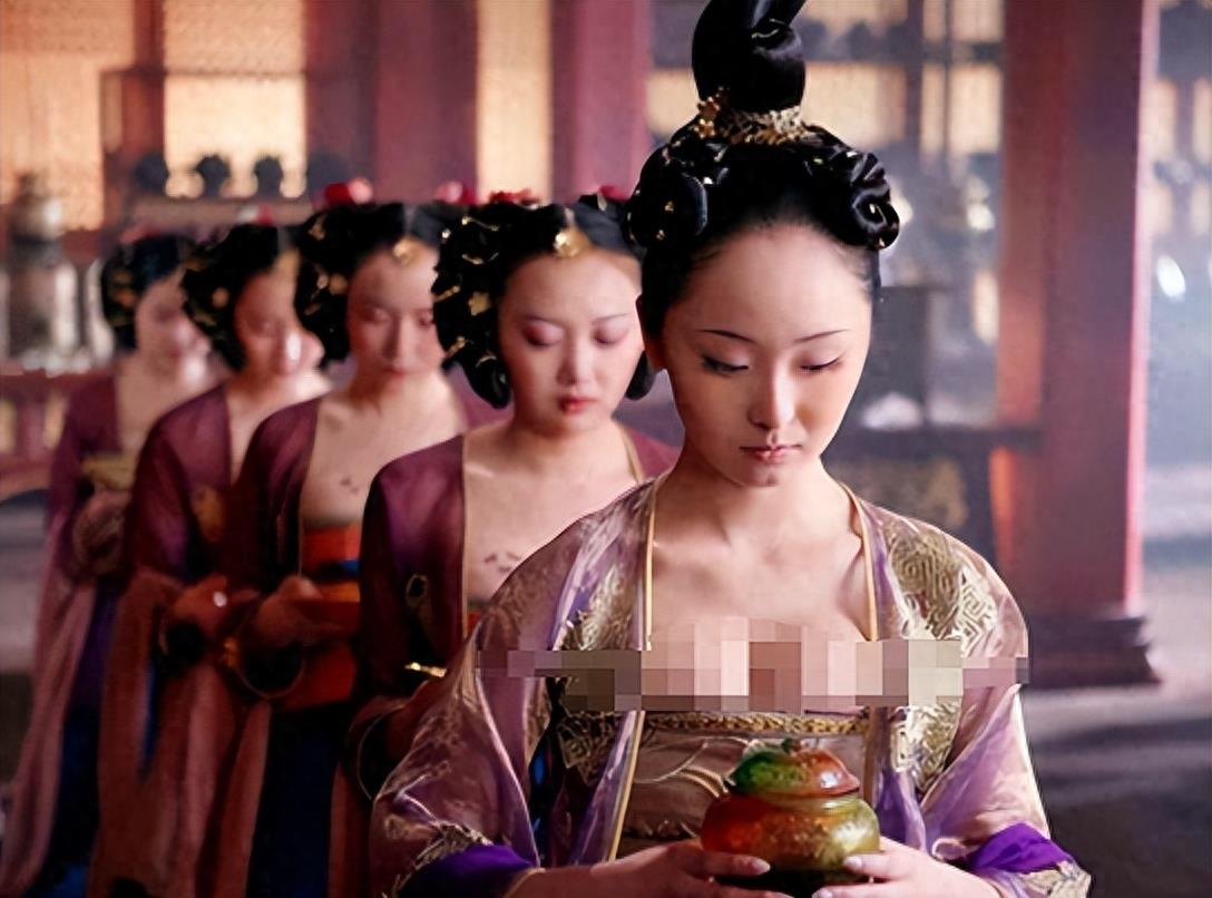 影视剧中这些让观众难以理解的剧情,导演真把观众当傻子啊