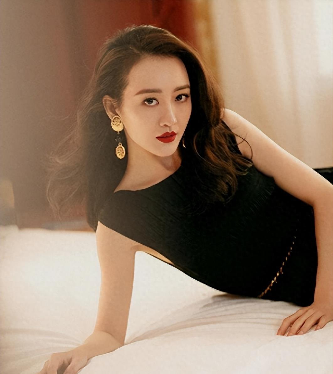 现世报来了,40岁王鸥丑闻遭到曝光,这次她的遮羞布被彻底扒光!