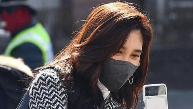 |三星长公主参加儿子毕业典礼，美貌刷屏韩网，儿子比哥哥孩子争气