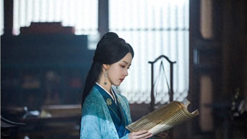 《云之羽》热播,都在夸陈都灵没偶像包袱,然而背后故事更感人