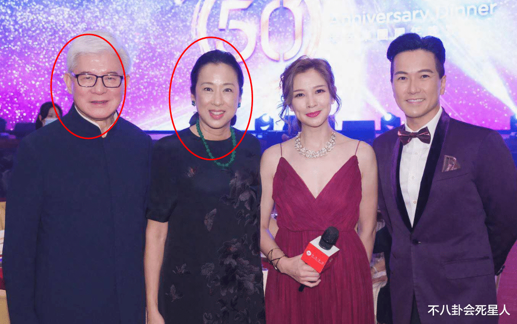 曝65岁朱玲玲二次净身出户离婚，她的一生都在为长子霍启刚铺路