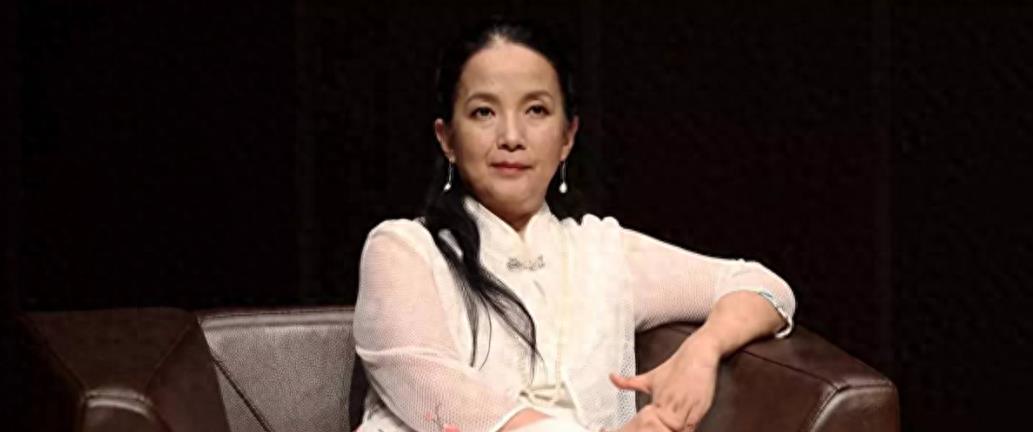 善恶终有报！曾经哭丧安倍晋三的吕丽萍，已经活成了一个“笑话”