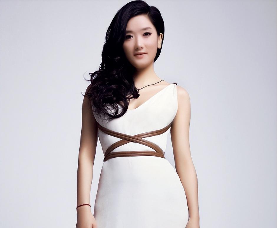 李若彤 巩俐卸妆后、李若彤卸妆后、玲花卸妆后,网友调侃:这差距太大了