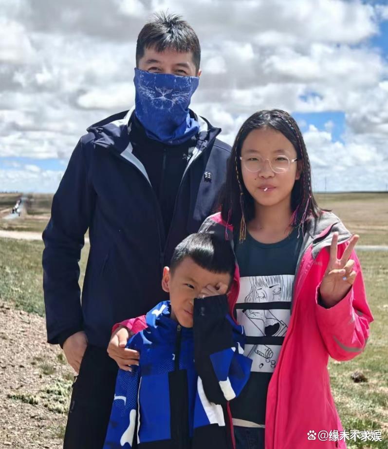 胡歌一家三口首同框！30岁黄曦宁被嘲太邋遢，7个月小茉莉太可爱