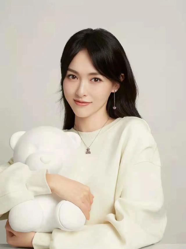 台湾|热巴代言辱华品牌,连发两条动态宣传,粉丝称她内娱第一人