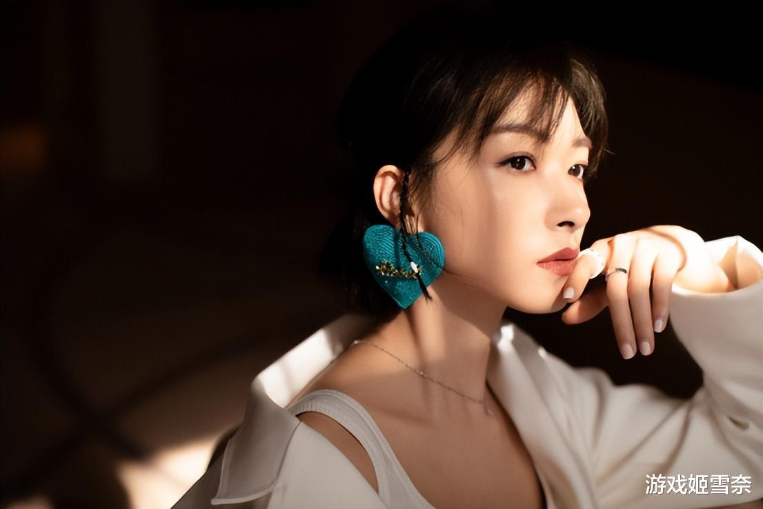 万茜|万茜春晚彩排间隙，偷摸上号玩剑网三？这回被网友给逮住了