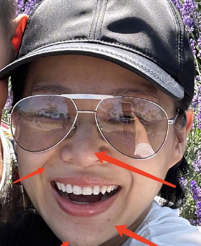 胡杏儿|胡杏儿晒母子合影，一手揽住3个儿子，素颜无滤镜毛孔黑头好清晰