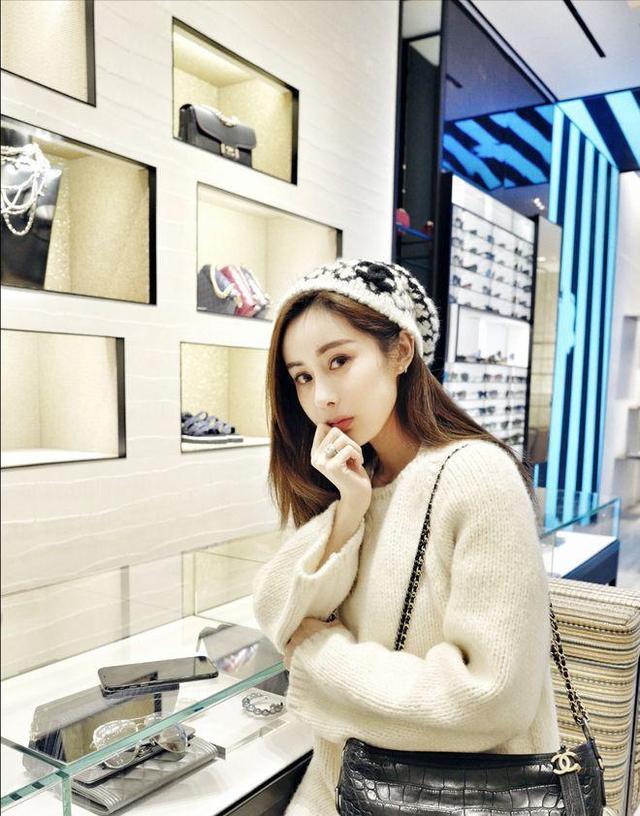 连王思聪都佩服“高端女玩家”，母凭子贵得9亿，山鸡一夜变凤凰