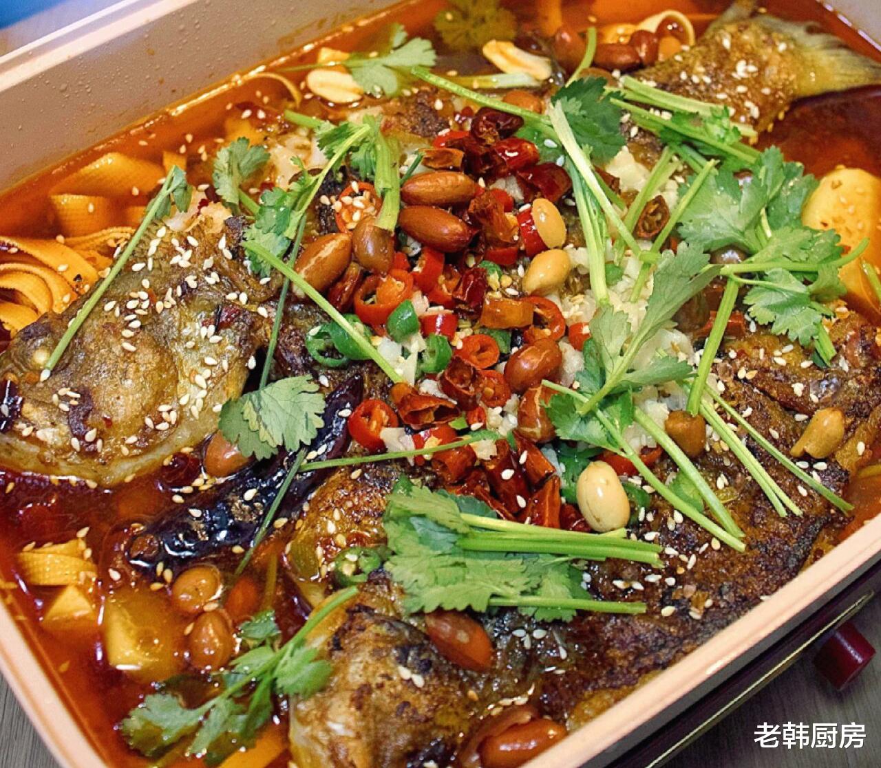 |自从学会这个家庭版烤鱼！再也不馋外面的，鱼肉入味，越煮越好吃