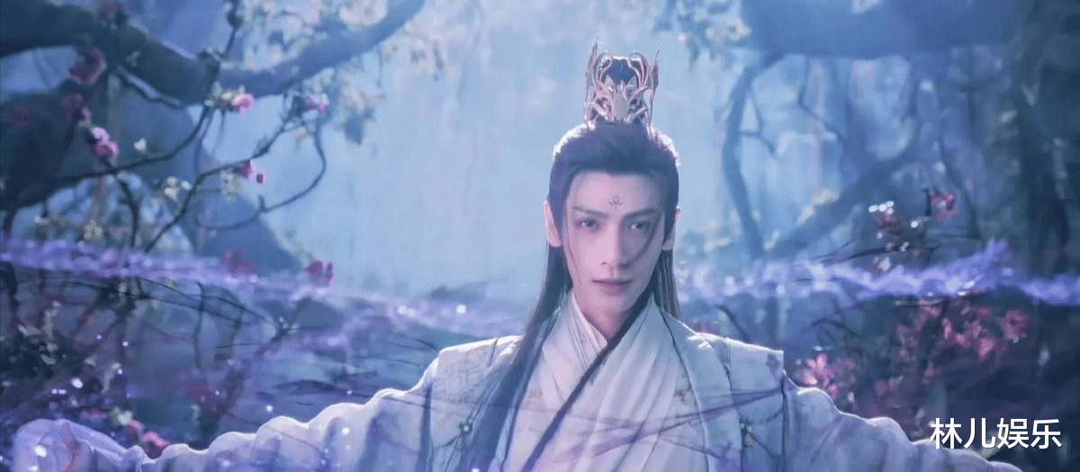 何超莲|穿内衣就算了，粗水管我也忍了，那个戴口罩的，真把观众当傻子呢