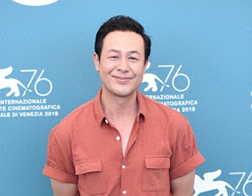 从爆红到“打回原形”，张颂文只用八个月，终是步了张小斐的后尘