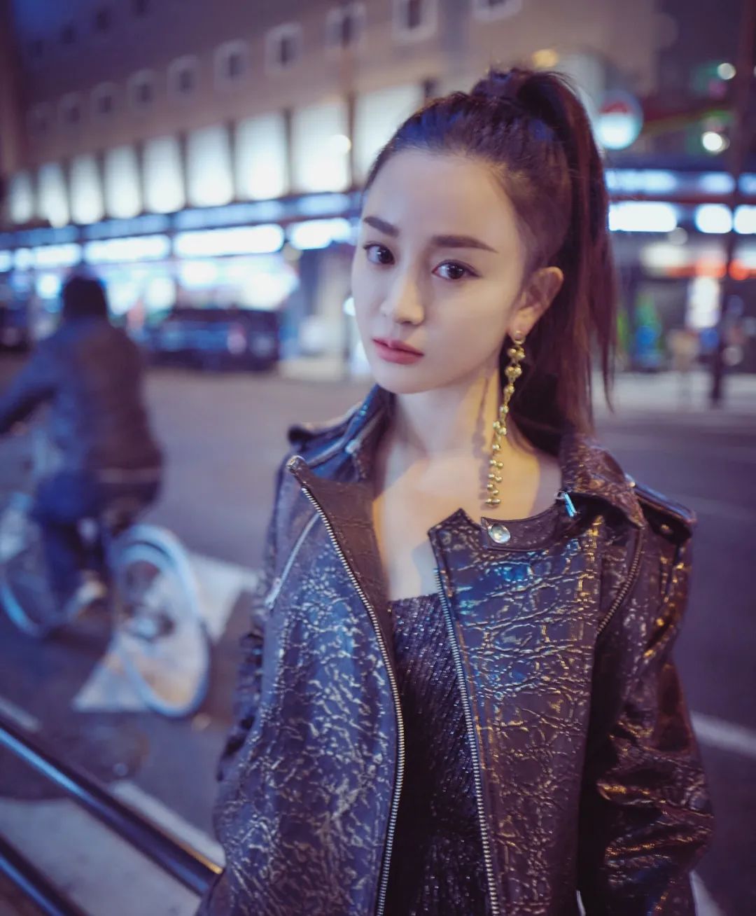 吴秀波昔日小三晒照,出狱后生活状态滋润,头上发夹价值3300元