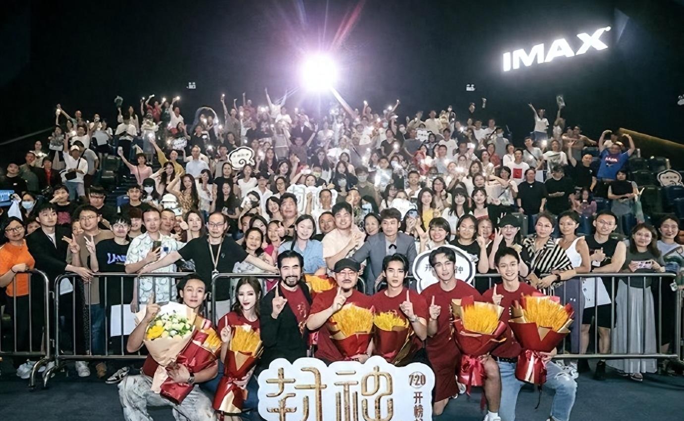 费翔|春晚“第一美男”,首次登台被封杀14年,年过60至今未婚!