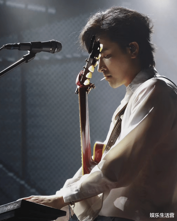 《漠河舞厅》歌手柳爽渣男实锤，私生活混乱，女友们曝光聊天截图