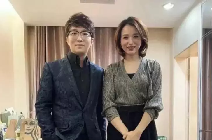 董卿|密春?被雷?限制?消高?费,董卿?抛?宅豪?被央?开视?除