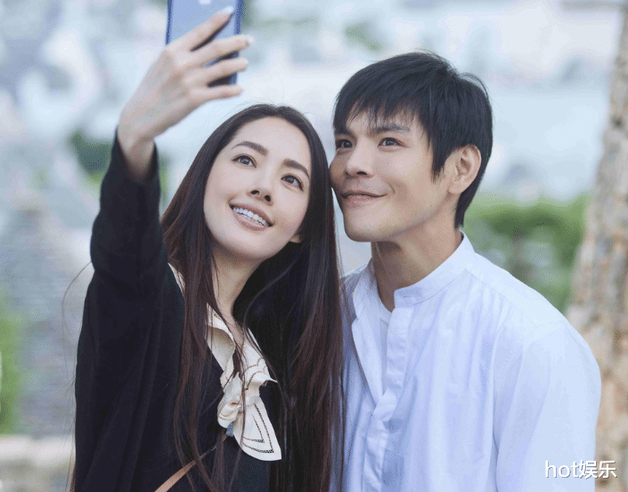 向佐测试女儿反应差点毁容，家里脏乱差，玩具乱扔，床单廉价