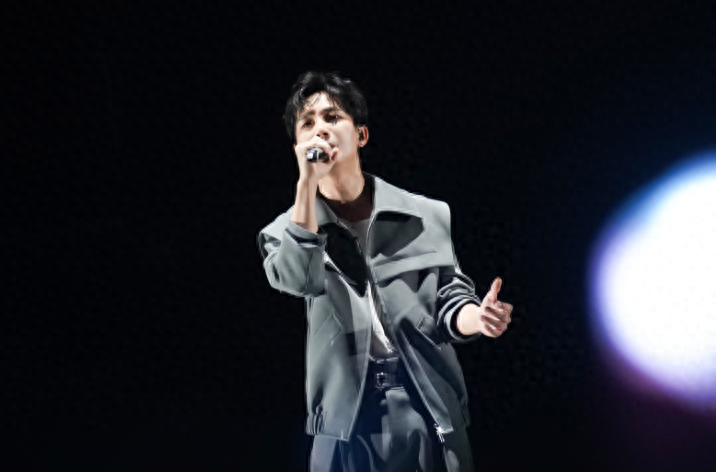 《披荆斩棘》后，陈楚生迎来首个常驻音综，可网友却担心他的表现