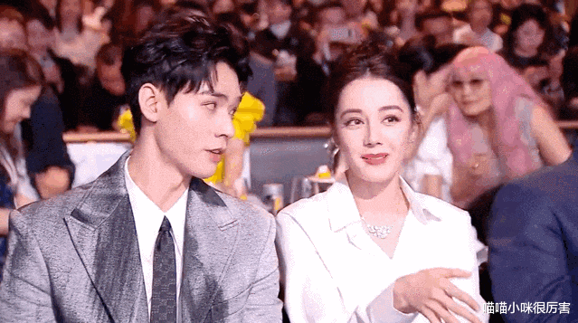 朱珠|芭莎慈善夜，36岁的赵丽颖，给所有女明星好好上了一课