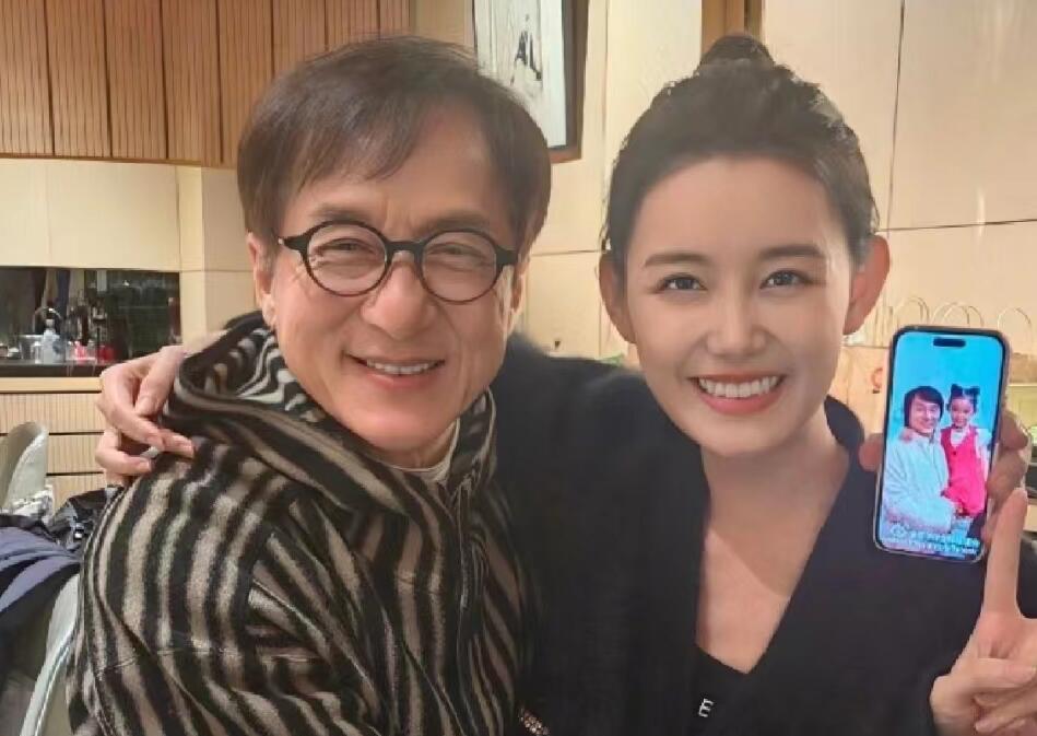 吴卓林|“小龙女”吴卓林加拿大罕露面,耳洞夸张很吓人,言行疑被控制