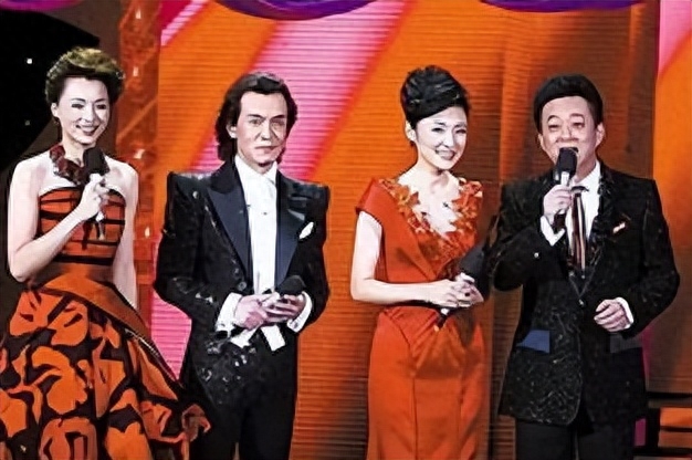 曾红过董卿的王小丫,二婚嫁大13岁副国级,今55岁无儿无女太凄凉