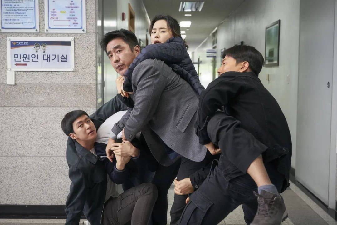 10部韩国动作喜剧片，笑点和​尺度齐飞！