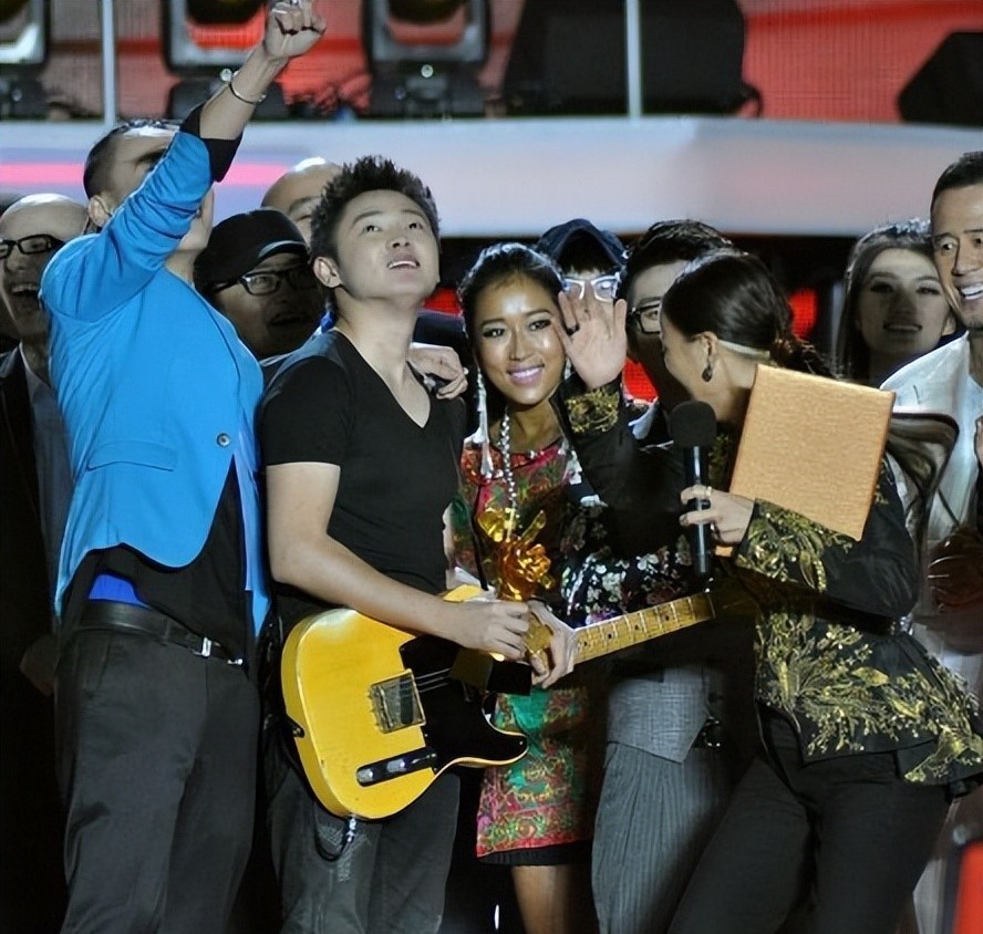 再看《好声音第一季》,才发现吉克隽逸才是最不简单的那个人!