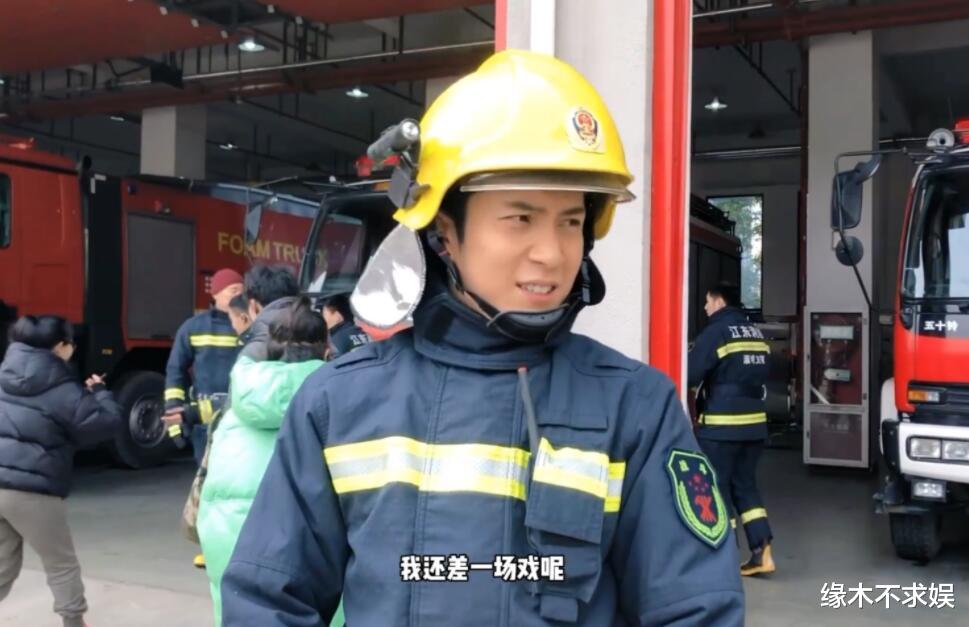 印小天|又一明星塌房!和北大学生互怼,牵连佟丽娅印小天等明星