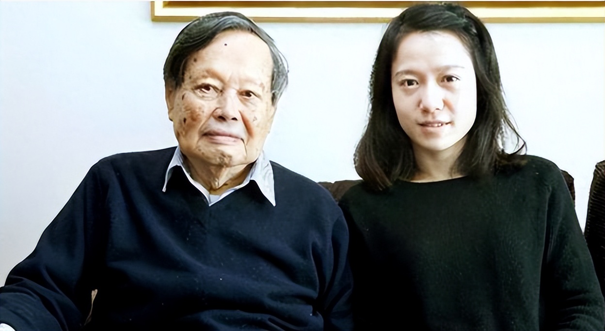 翁帆离婚，再嫁“老头”！杨振宁看破红尘，相赠别墅表祝福