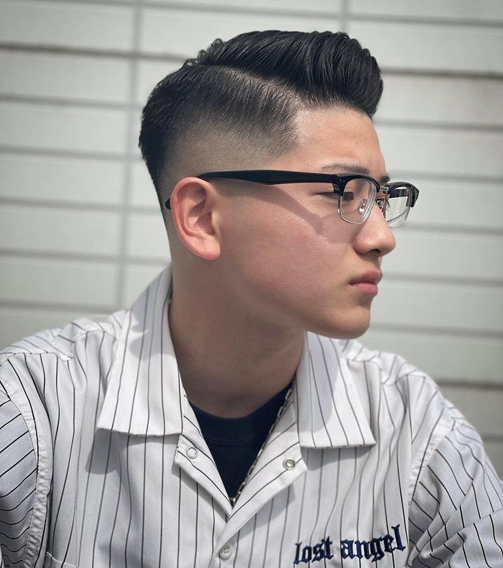 发型 头发花白大哥，剪款背头真帅气，还有更多时尚男发供你选择