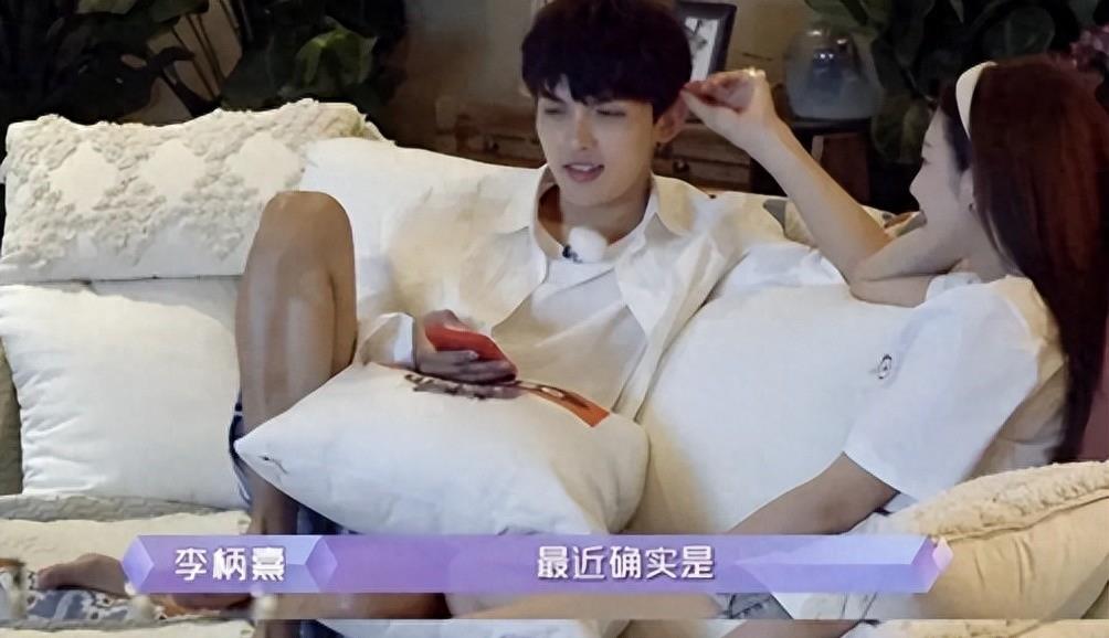 真会玩，36岁张雨绮又交往小鲜肉！男方在车内换衣不避讳