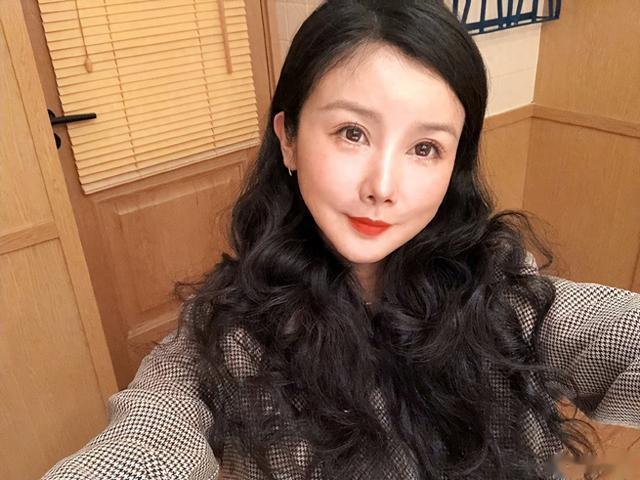 孙菲菲公开13年前《血色恋情》剧组打人事件新进展，晒行政处罚书：打人者姚远行政拘留十日并罚款500元