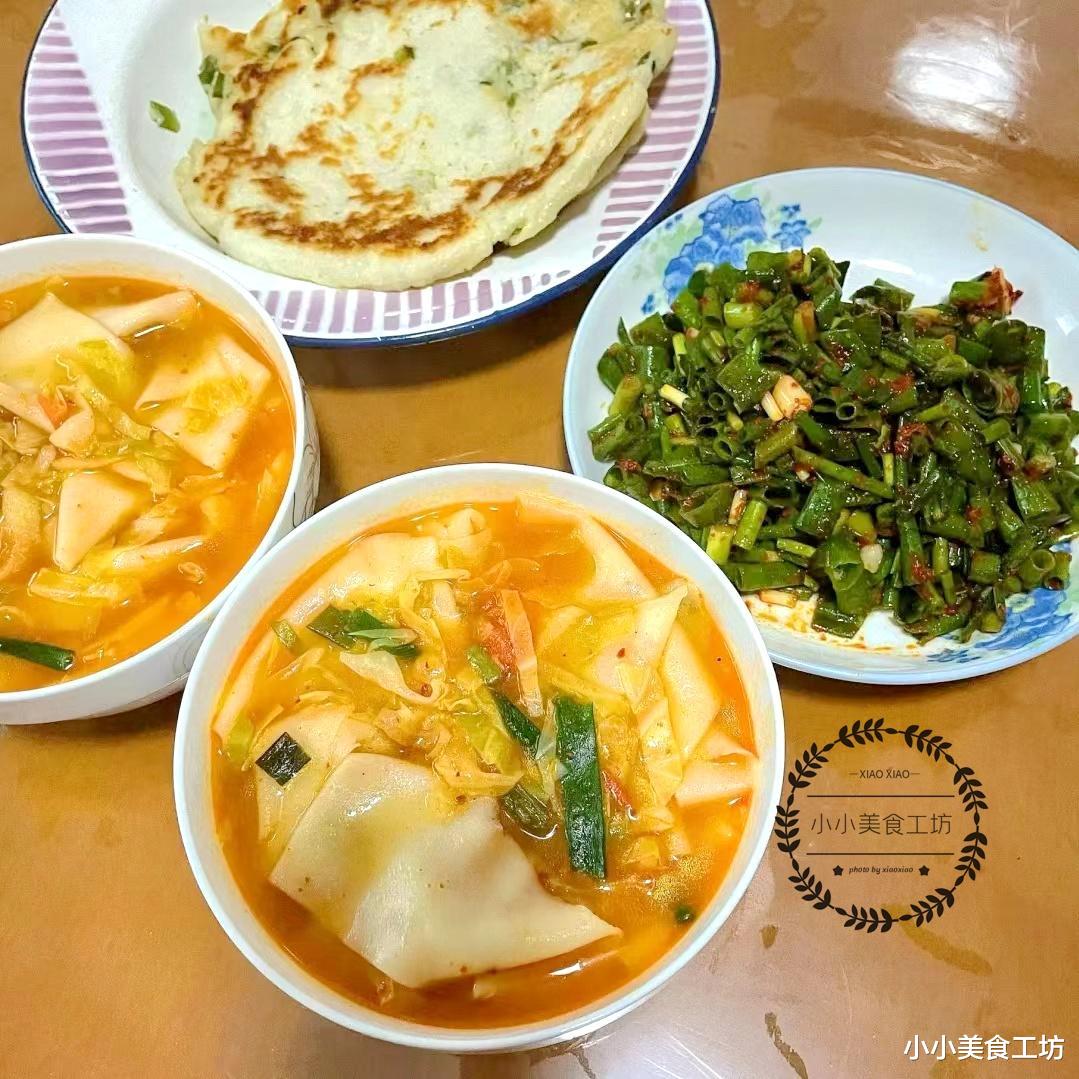 退休|退休老两口的午餐，发朋友圈火了，网友：简单家常，好寒酸