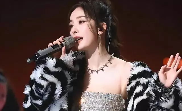 春晚|王俊凯事件再起波澜，据传三人春晚面临被扯档，网友：估计真悬了