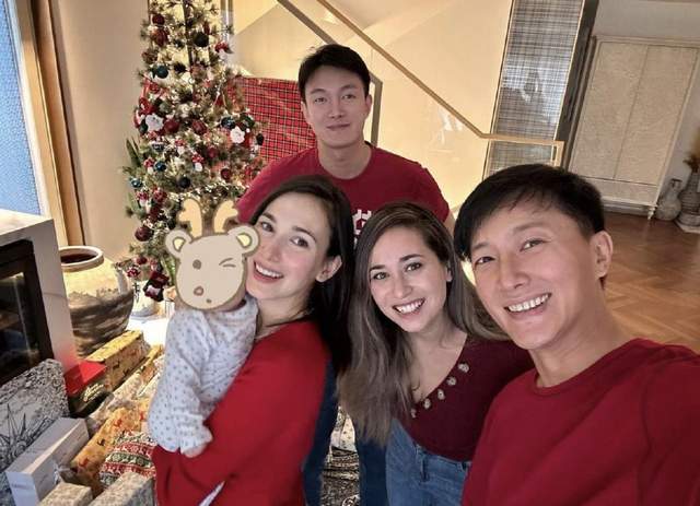 卢靖姗国庆节社媒晒娃,一岁女儿已经学会走路,韩庚并未陪伴左右