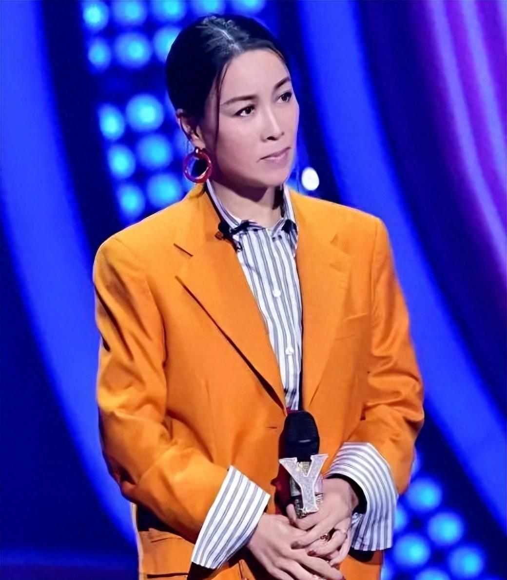 纪委介入调查结果曝光!那英不当行为坐实后辞职,娱乐圈何去何从