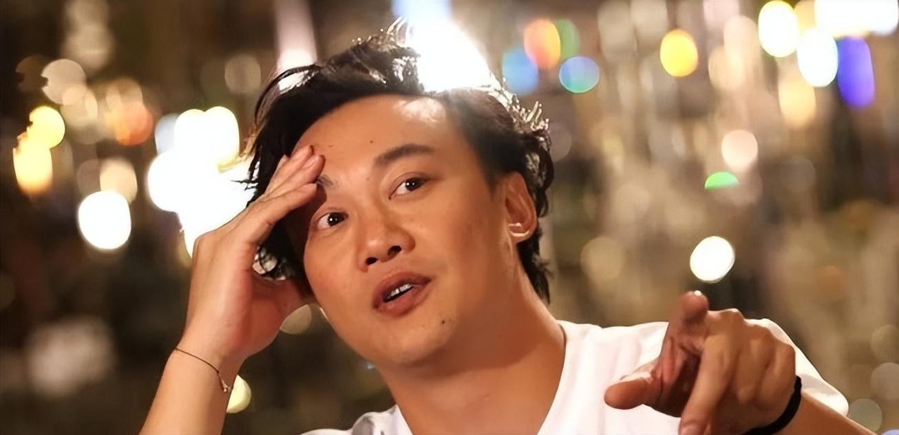 陈奕迅曝光好声音黑幕:五十万到账导师必转身,难怪那英从不缺席