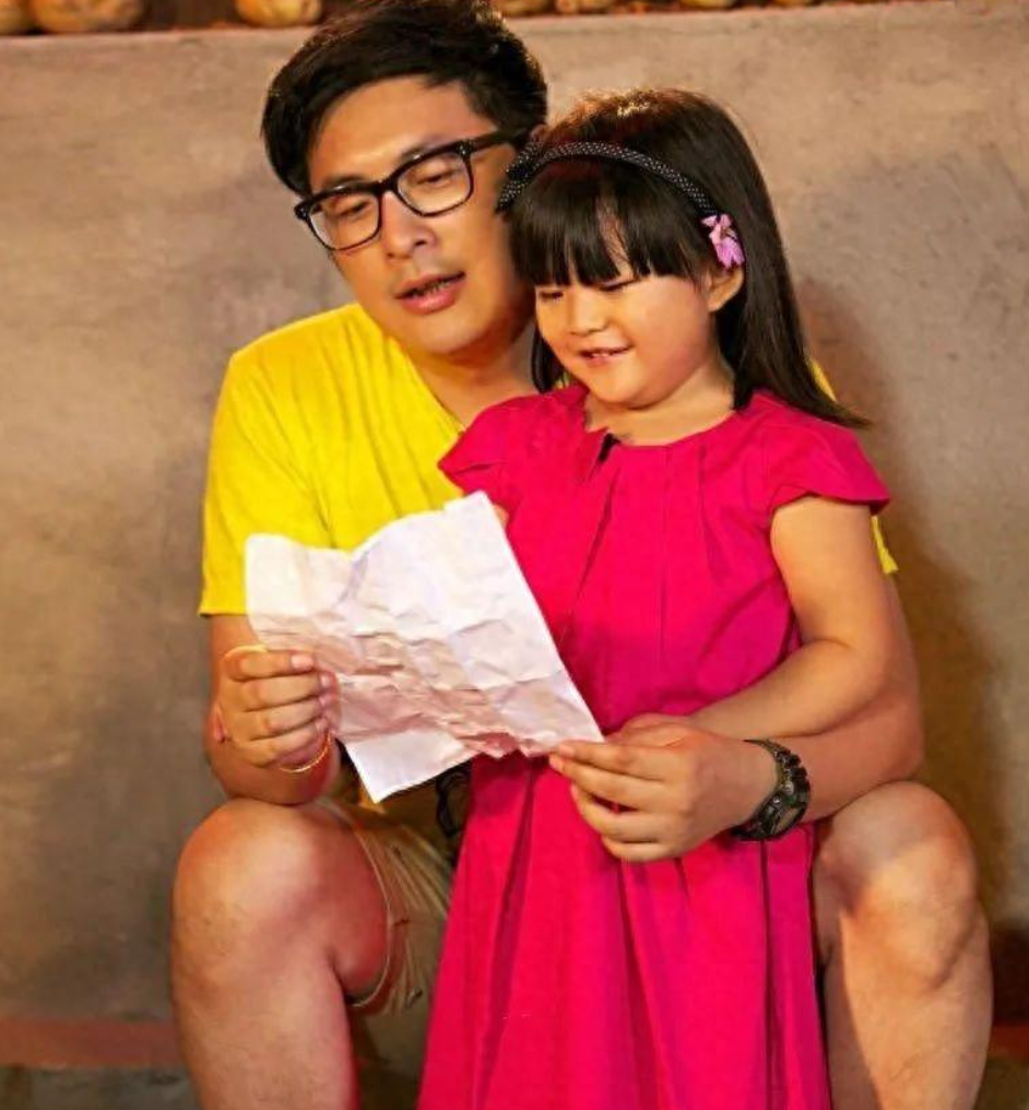 英国这一夜，被王诗龄“圣诞”画作惊艳，李湘又赌对了