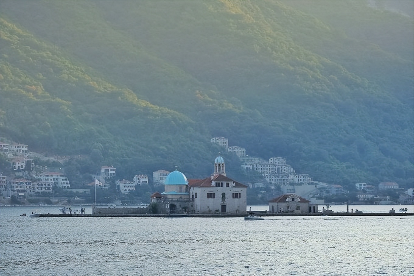 阿尔巴尼亚|斯库台湖，分属黑山和阿尔巴尼亚