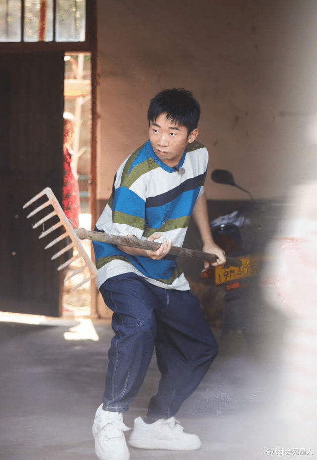 杨迪首谈分手风波!后悔告诉公众,被骂受前任鼓励,再干几年退圈