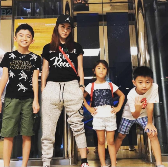 张柏芝终于承认3胎生子？孩子正脸正式曝光，网友直言像爸爸