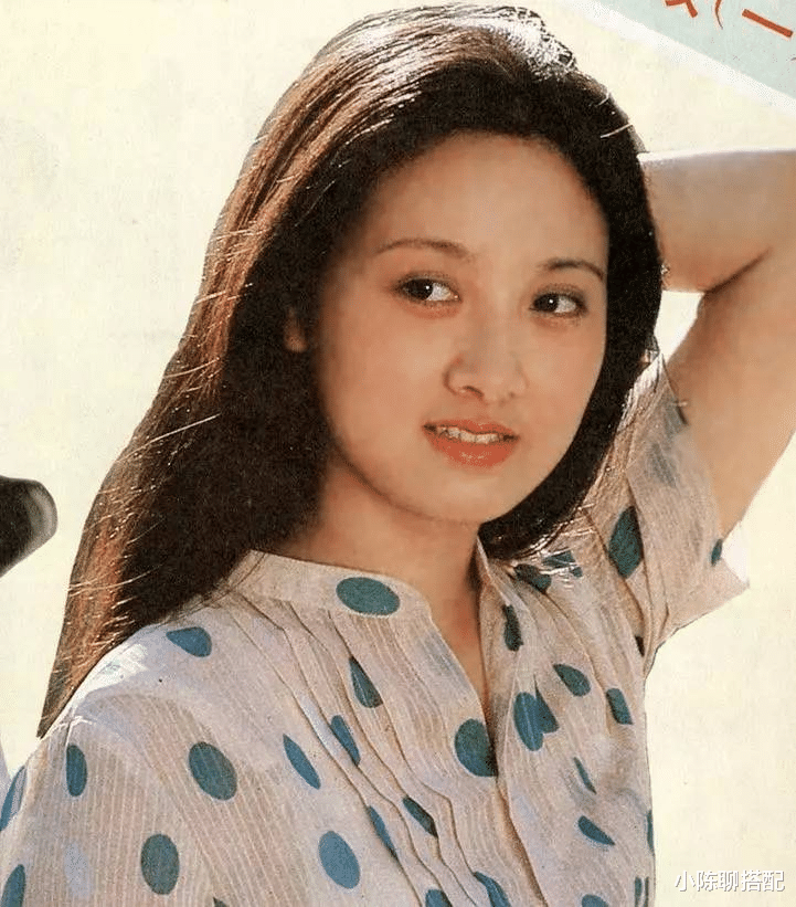 71岁刘晓庆再演少女,底下全是恶评:和自然老去的女星比差距太大