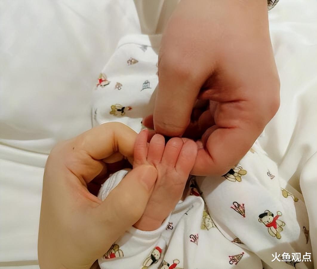 打响“去父留子”第一炮!41岁任家萱官宣产子,5年伤痛换取狠心的幸福