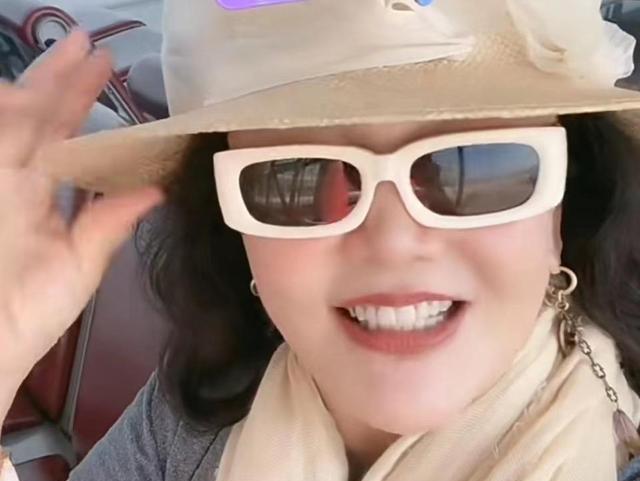 汪小菲带儿女飞日本度假,张兰放下工作前去,终于与孙子孙女团聚