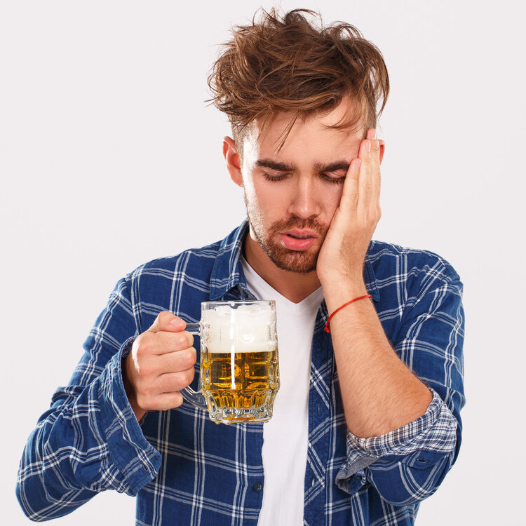 阿尔茨海默病|超393万人的全国研究：饮酒可以预防老年痴呆！关键在于怎么喝