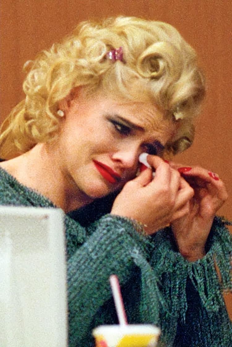 玛丽莲·梦露|“小梦露”安娜：26岁嫁89岁老头，1年后丧夫，和继子争16亿遗产