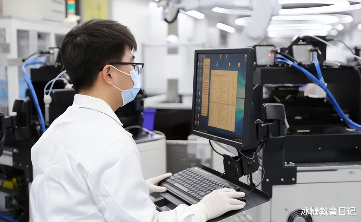 高校|“铁饭碗”岗位幸福度排名，公务员无缘前三，榜首着实羡煞众人